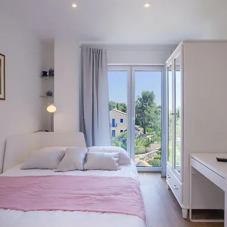 Karmen Adriatica Feriehus Zadar